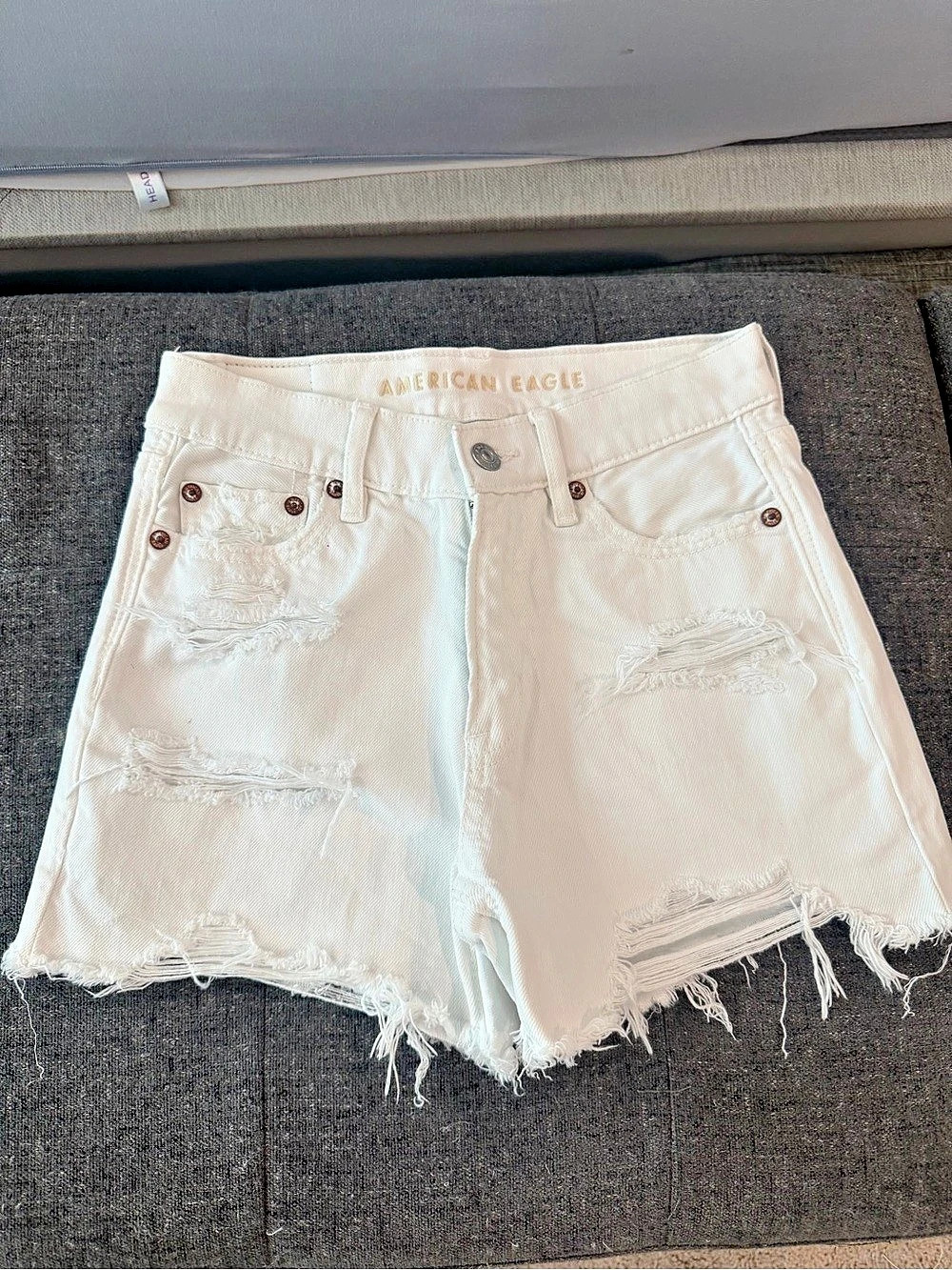 American Eagle White Jean Shorts-000